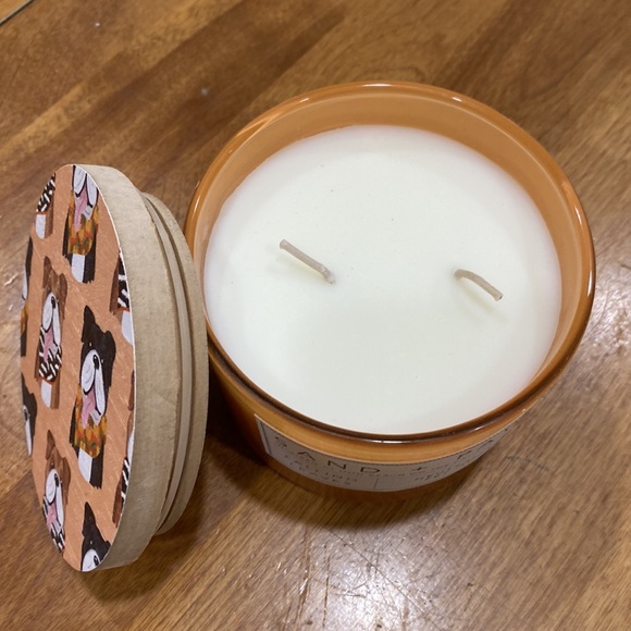 NWOT. Sand + Paws, 2-wick, 12oz., jar candle with lid. - Picture 3 of 8